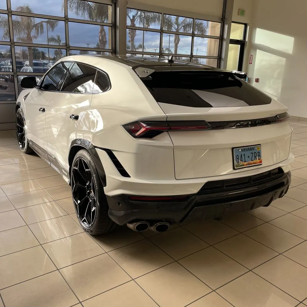 2023 Lamborghini Urus Base
