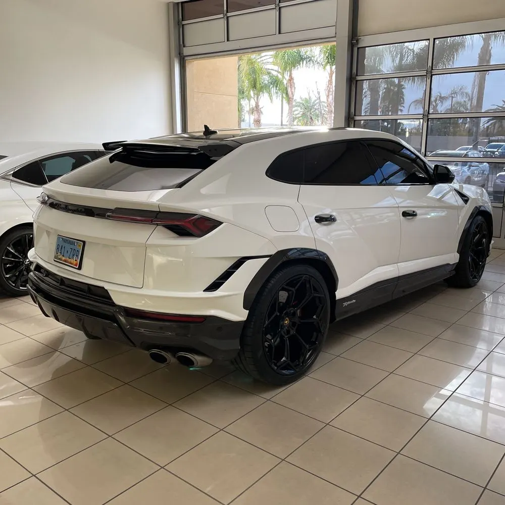 2023 Lamborghini Urus Base